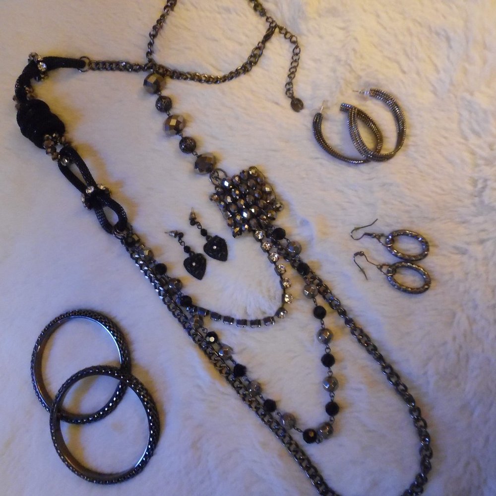 BLACK METAL JEWELRY MIX... BANGLES, NECKLACE AND EARRINGS
